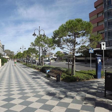 Hotel Atmosfere Beach Cesenatico Kültér fotó
